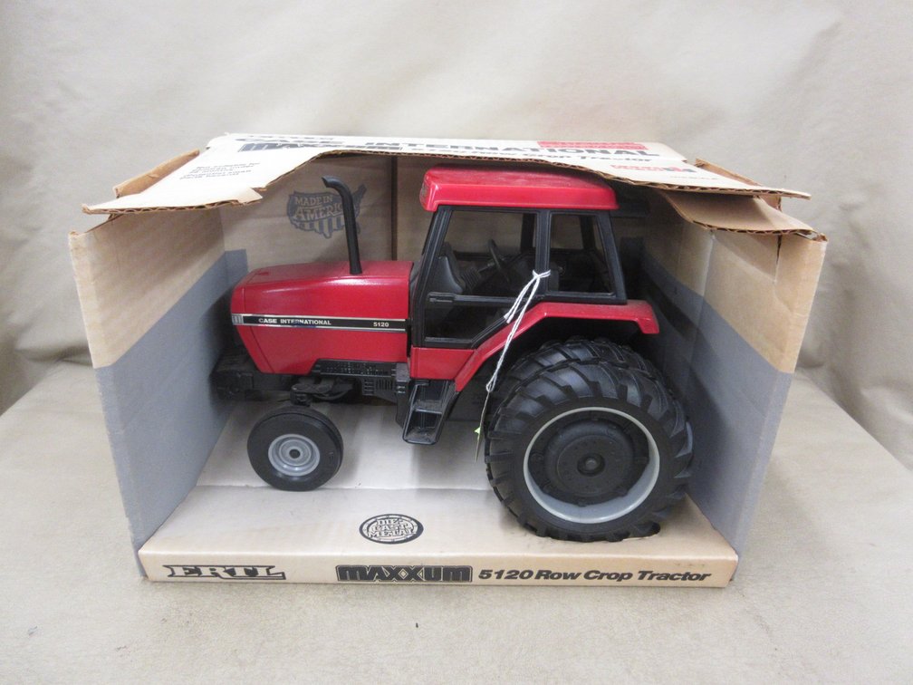 Ertl die cast Case International Maxxum 5120 Row Crop toy tractor