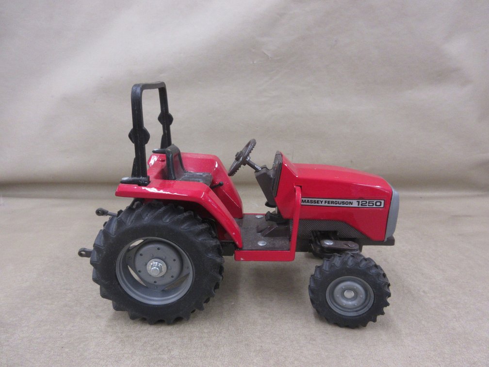 Die cast Massey Ferguson 1250 toy tractor