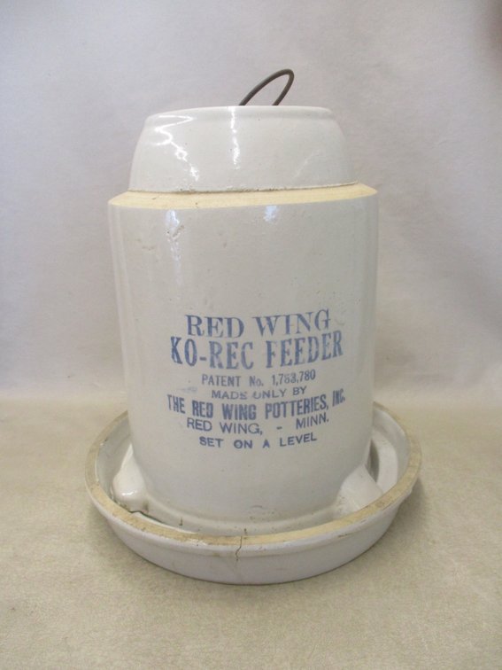 Red Wing Stoneware Ko-Rec Feeder with base