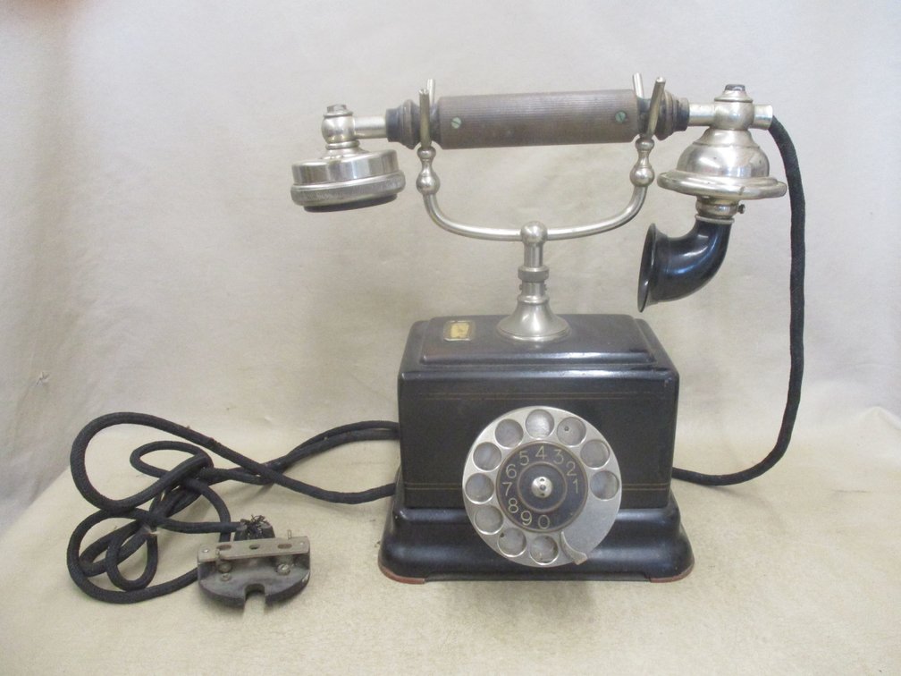 Antique Ericsson Sweden dial table telephone