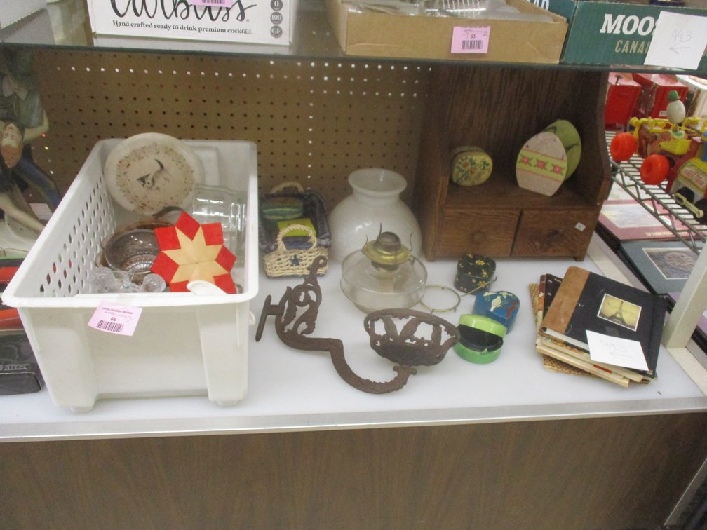 Group of assorted household decoration