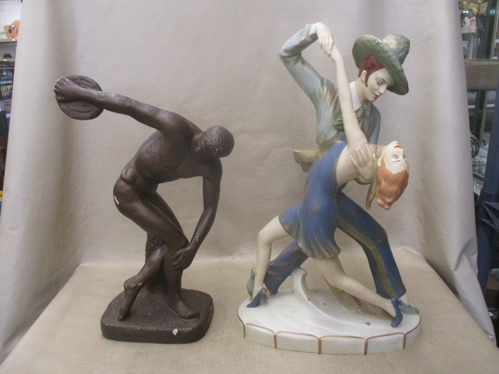 Figurine group