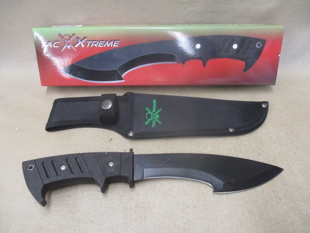 Tac-Xtreme hunting knife