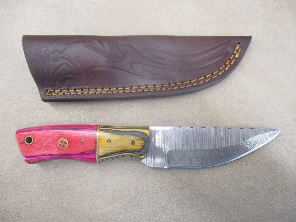 Hand forged Damascus steel knife with leather sheath
