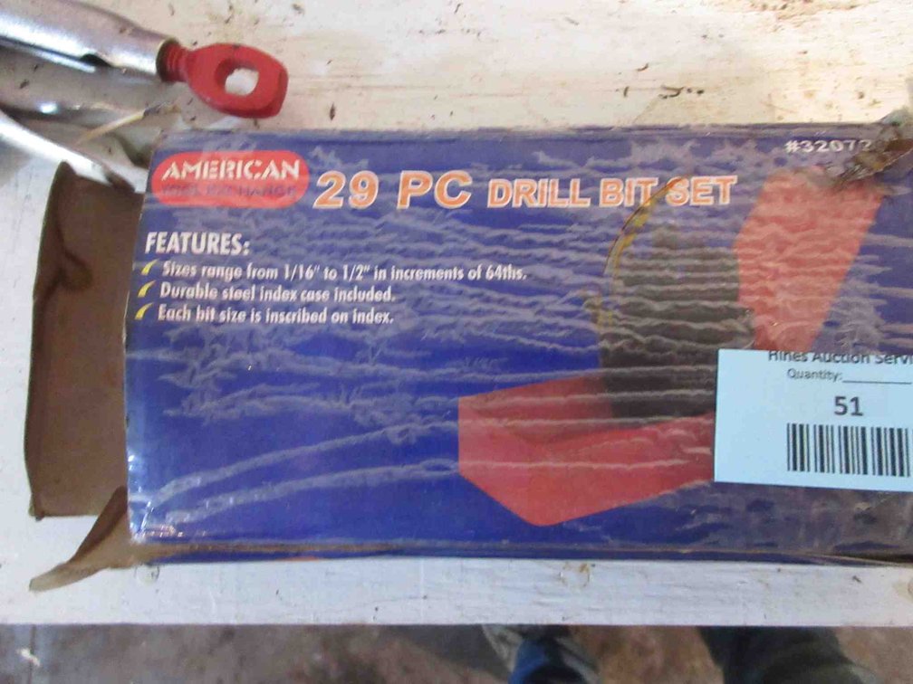 American 28-piece drill bit set