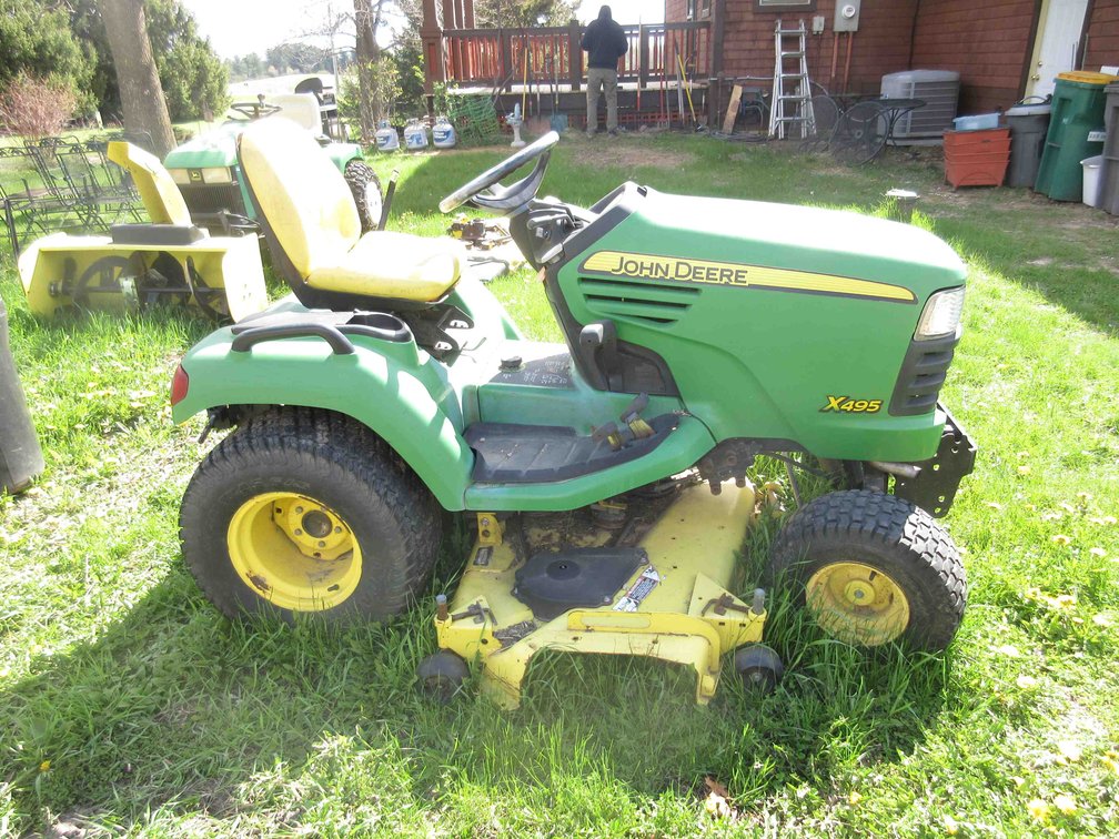 John Deere X495 diesel lawn tractor