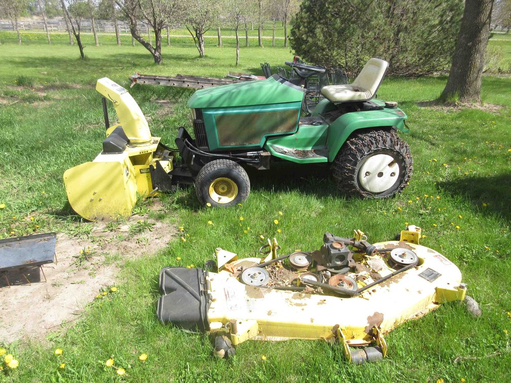 John Deere 455 diesel lawn tractor