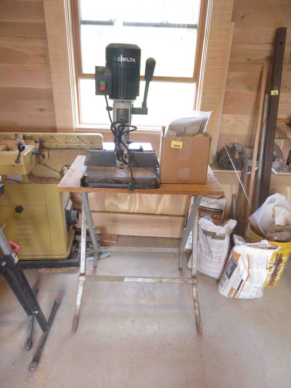 Delta hollow chisel mortiser