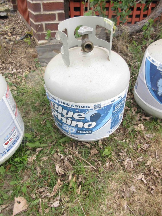 Standard propane tank