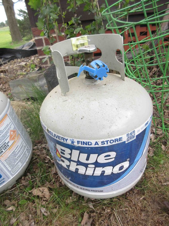 Standard propane tank