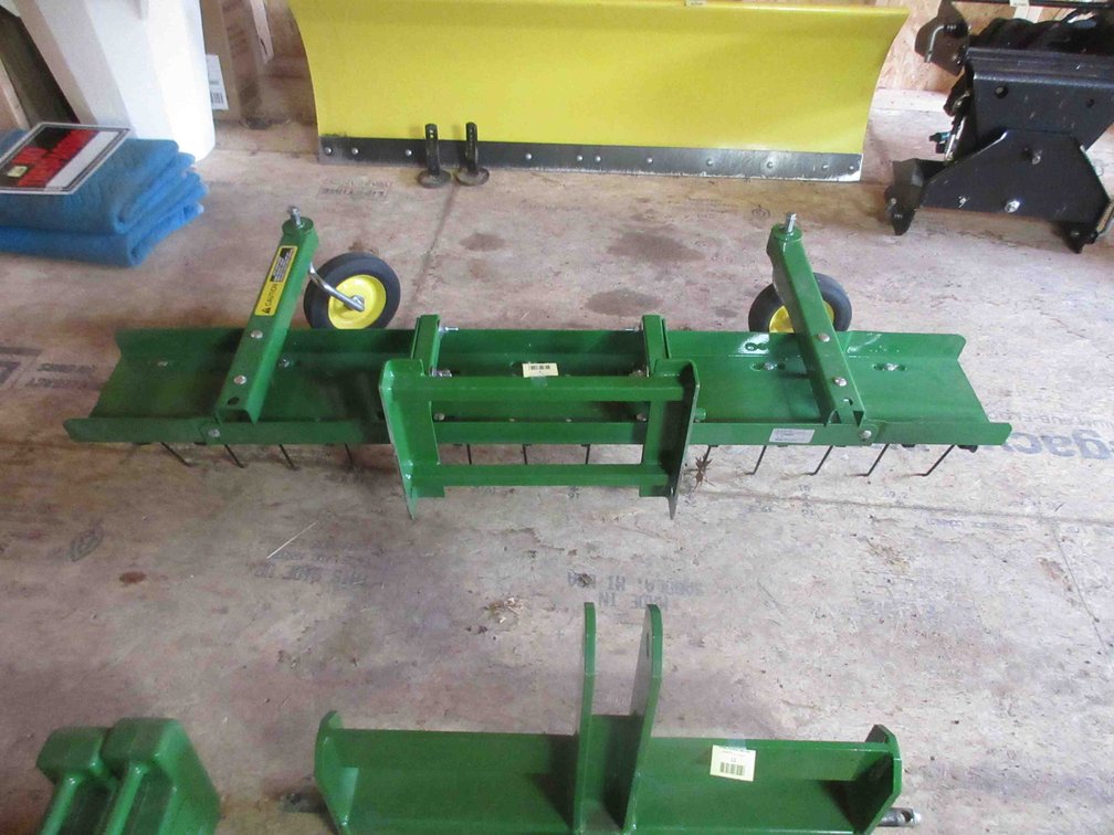 John Deere LP48004 front mount thatcher