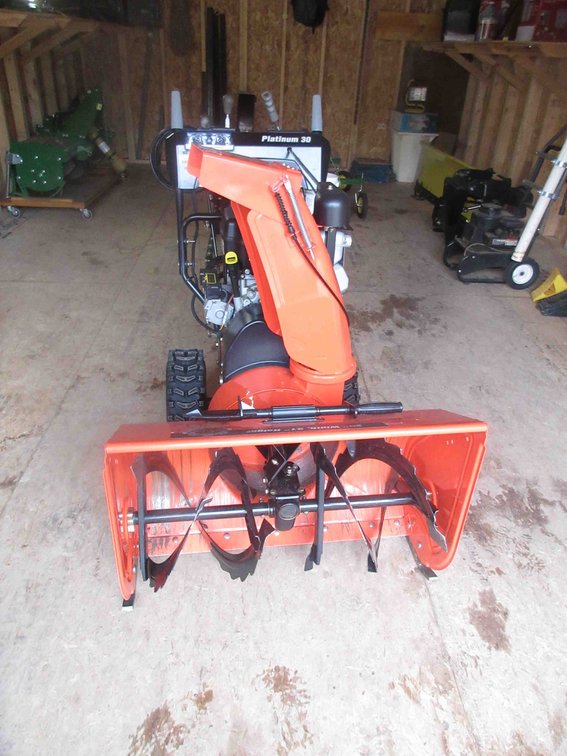 Ariens Platinum 30 gas snow blower