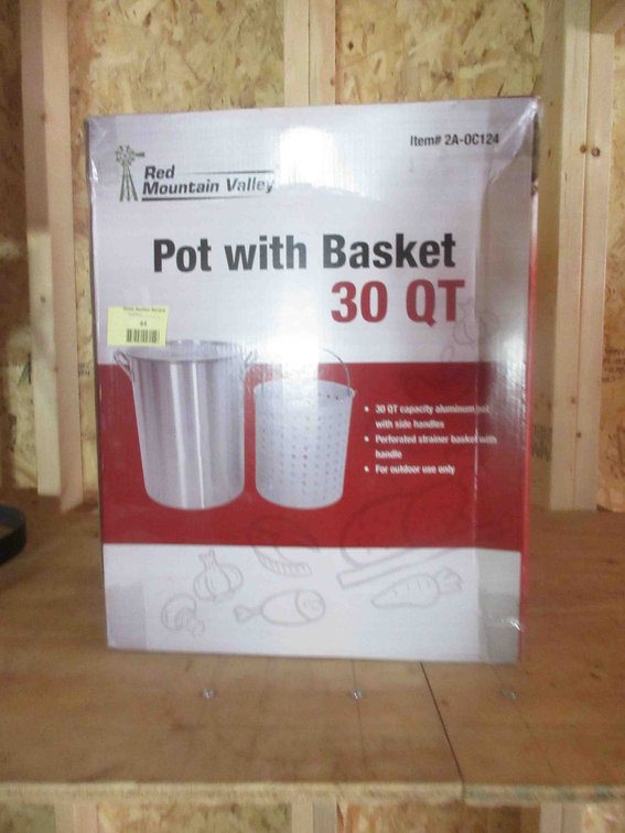 Red Mountain Valley pot with basket