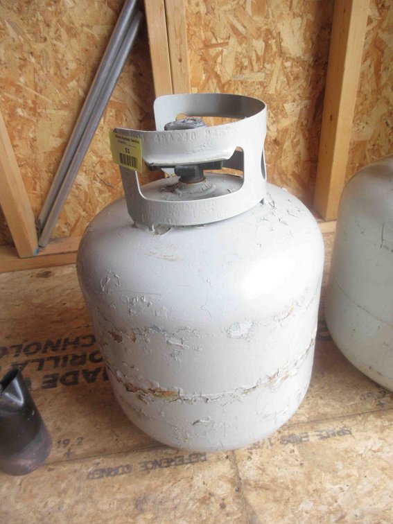 Standard propane tank
