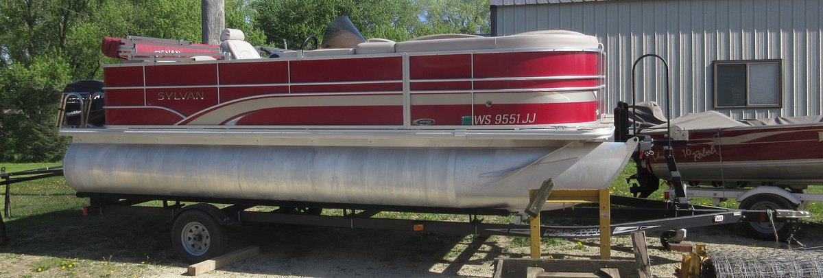 2014 Sylvan Mirage 8520 CRS aluminum pontoon  20' 9" (has title)
