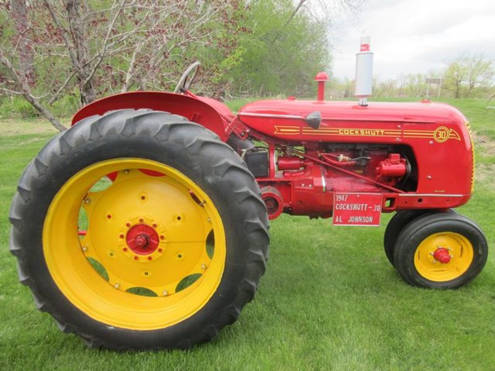 1947 Cockshutt 30 gas tractor (runs & drives)