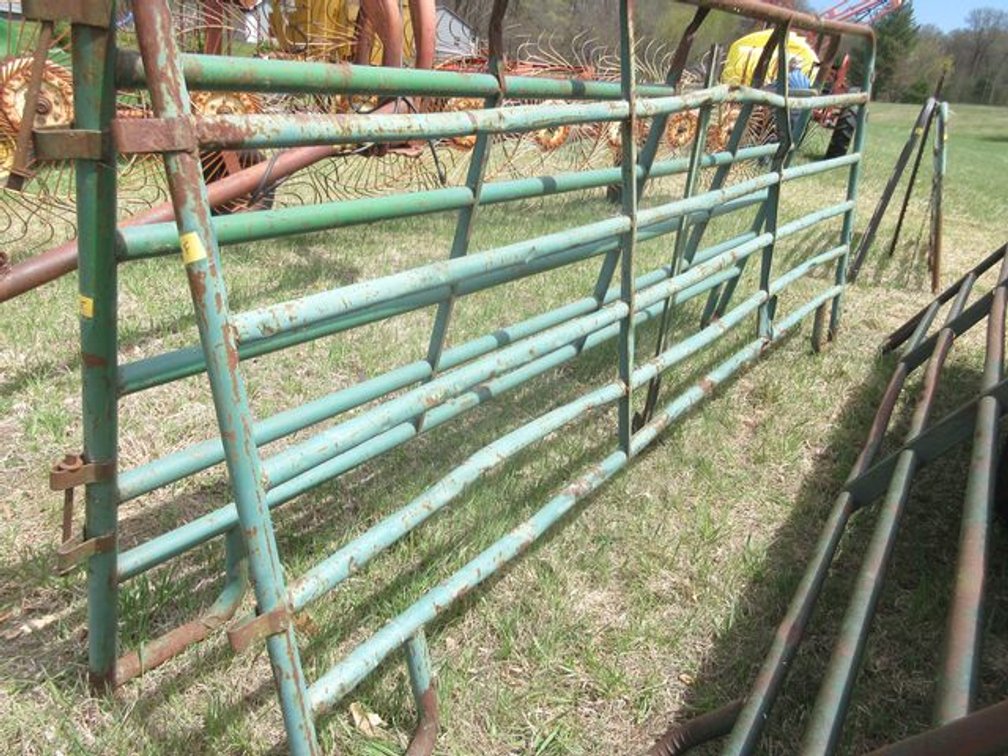(1) 6-Rail Corral panel