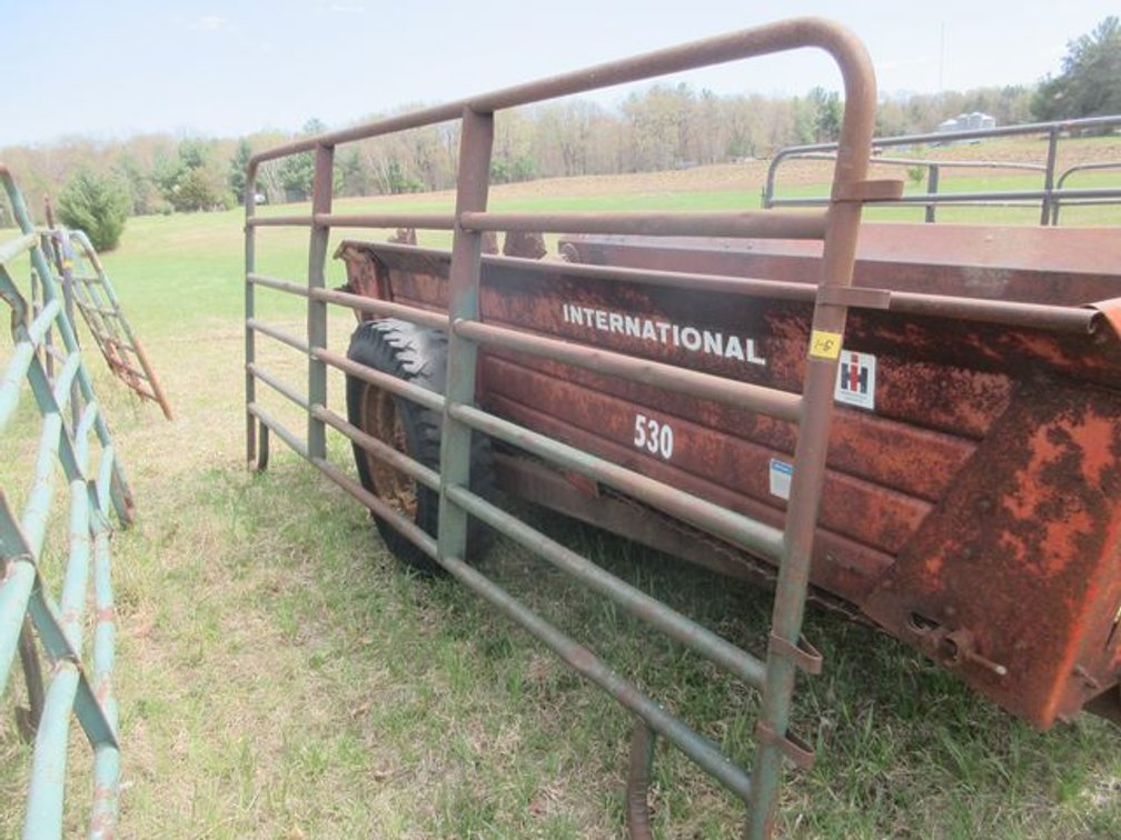 (1) 6-Rail corral panel