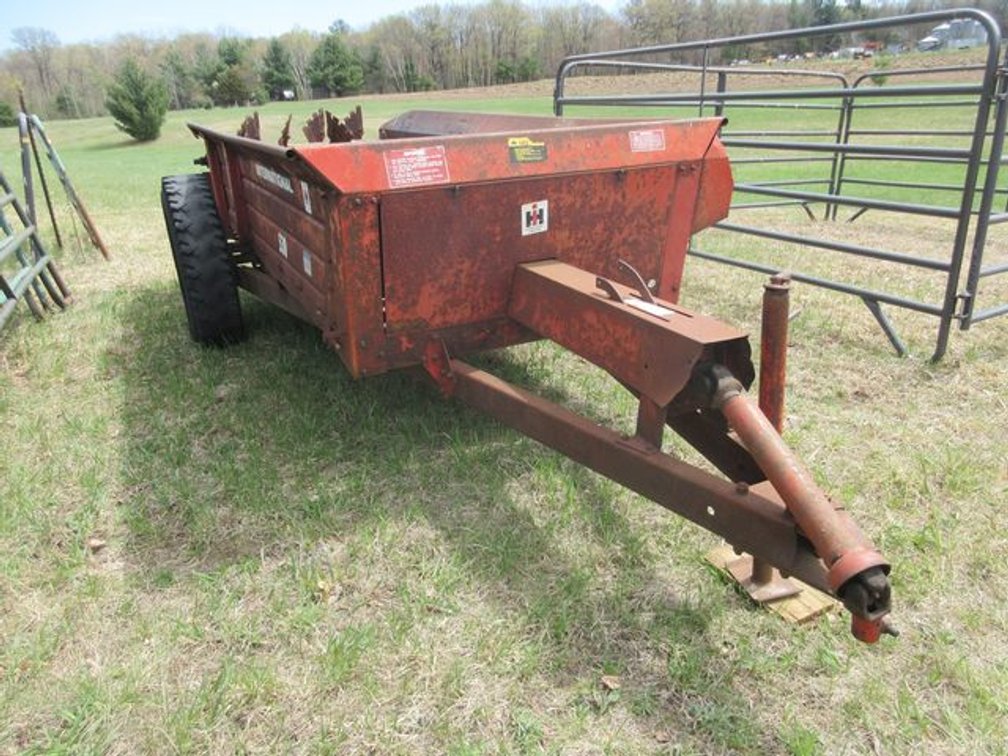 International Harvester 530 manure spreader