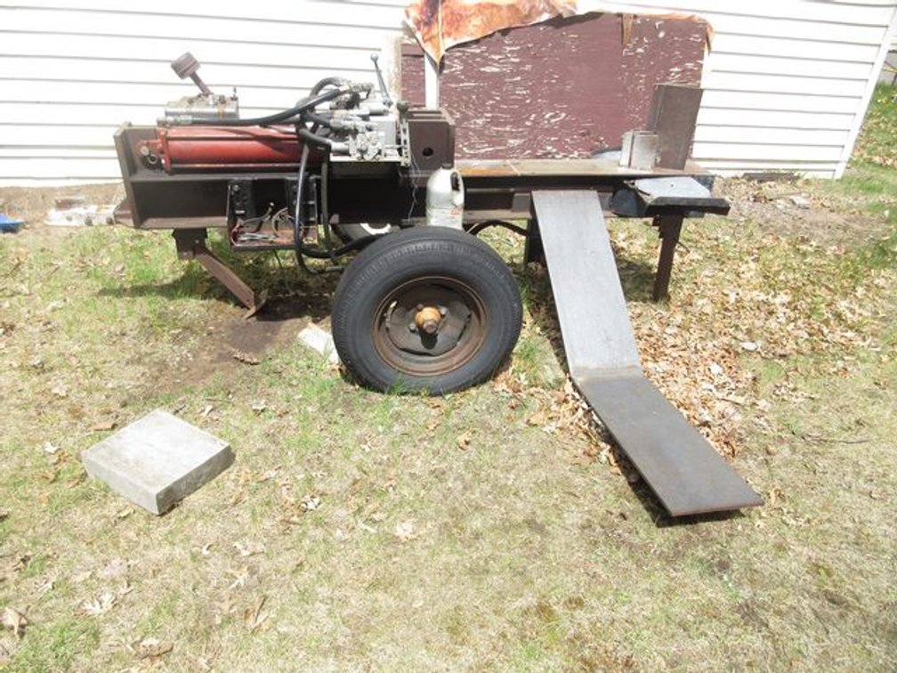 Portable gas log splitter