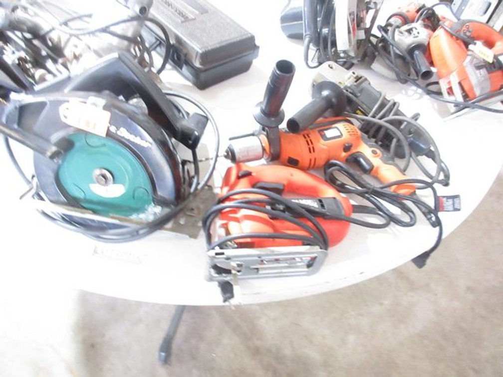 (4) Power tools