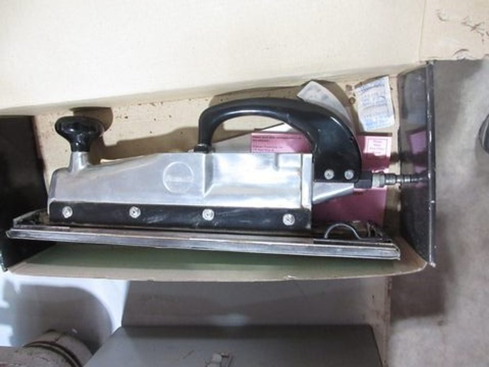 Coleman Powermate air straight line sander