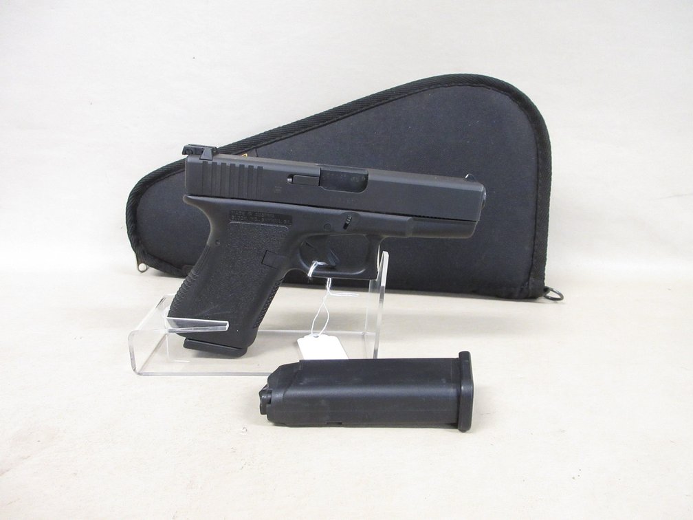 Glock model 19 9x19mm semi auto pistol (subject to transfer fee)