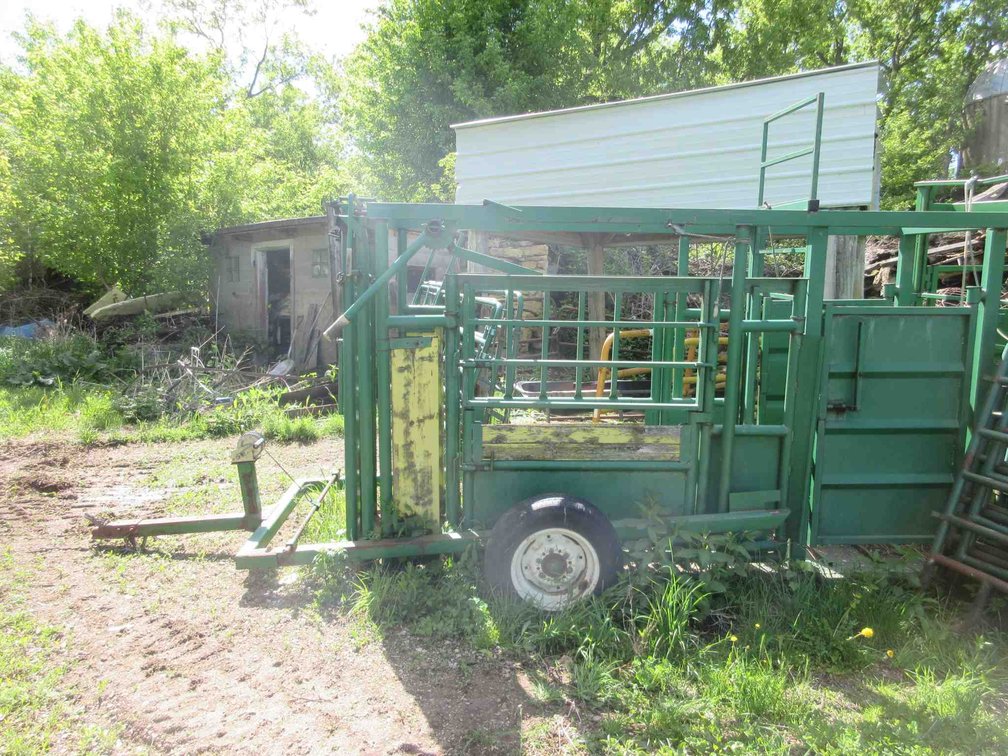 Head chute with transport trailer