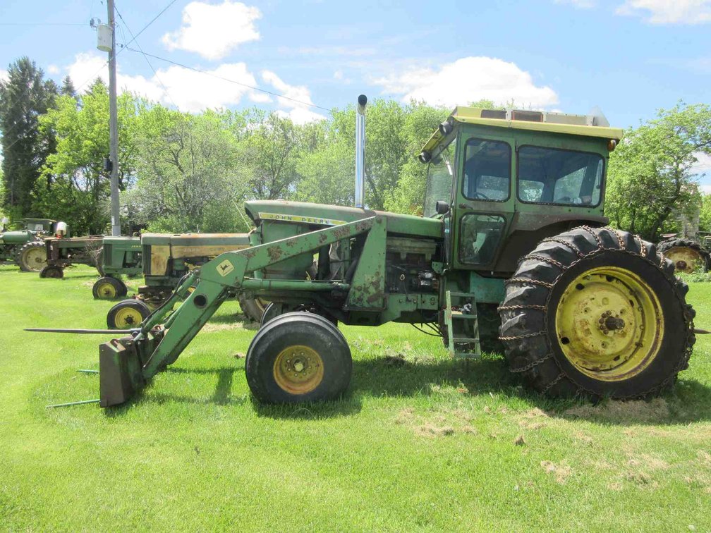 John Deere 4520 diesel tractor (runs & drives)
