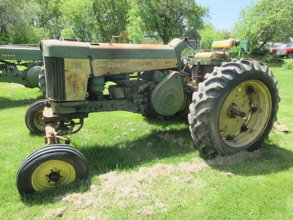 John Deere 730 diesel tractor (non-running)