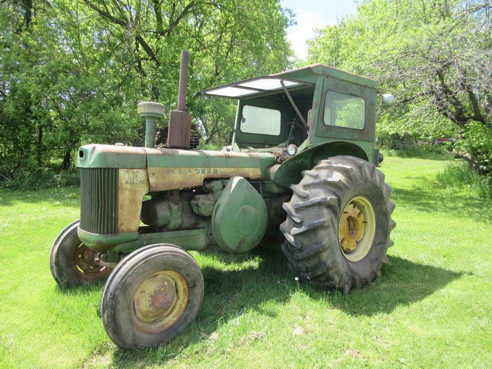 John Deere 830 diesel tractor (non-running)
