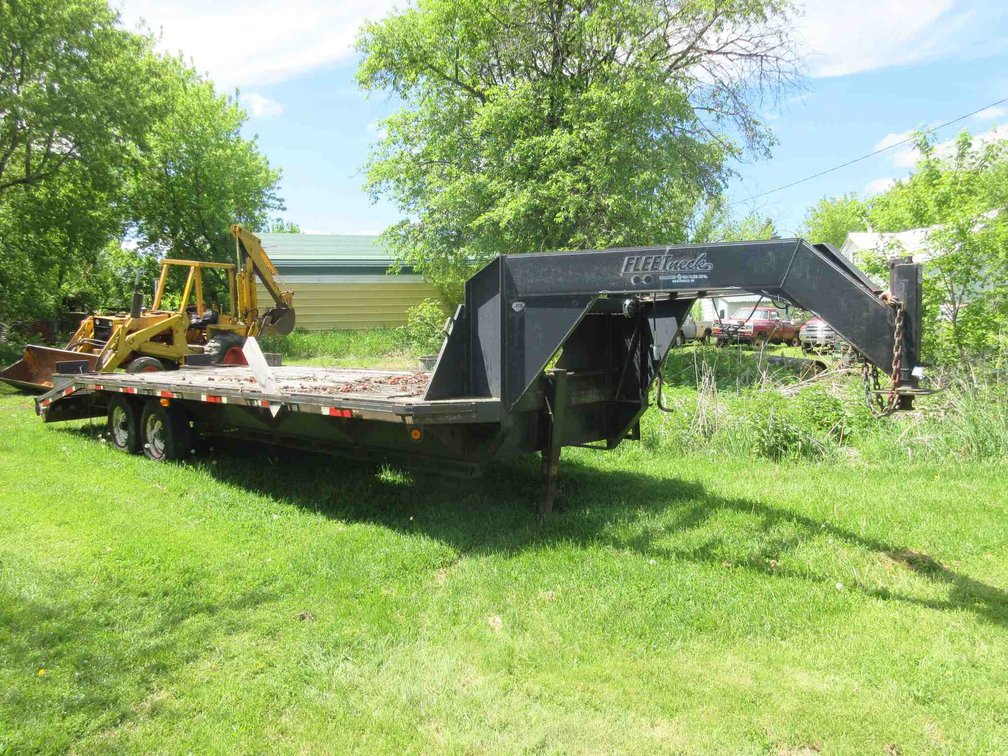 1999 Diamond C Trailer Fleet Neck 5th wheel trailer