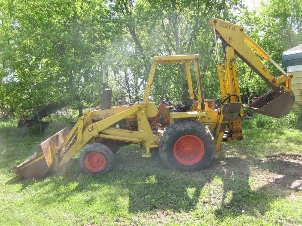Case 580B Construction King diesel backhoe (runs, does not drive)