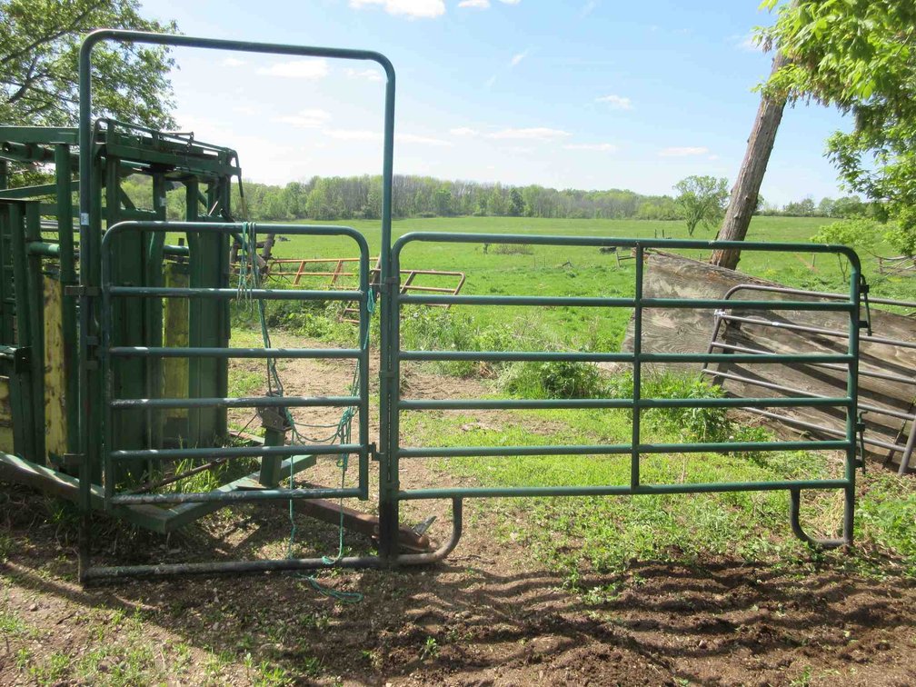 6-Rail corral panel with gate