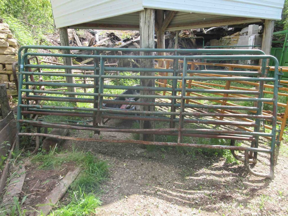 (3) 6-Rail corral panels