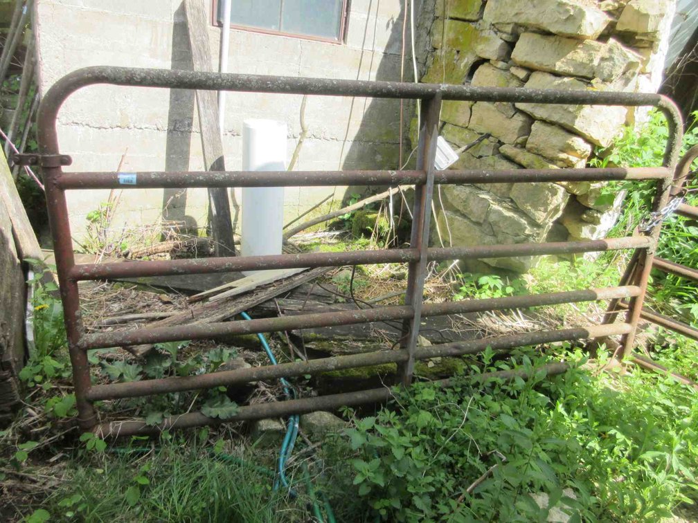 (2) 6-Rail stock gates