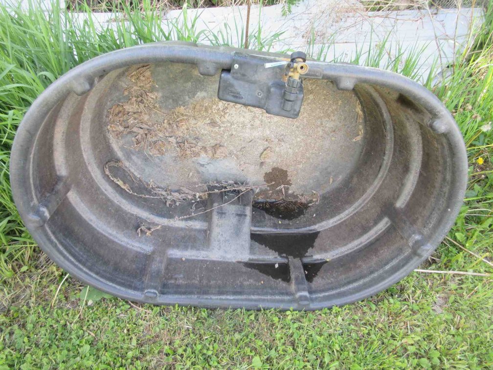Rubbermaid poly stock tank