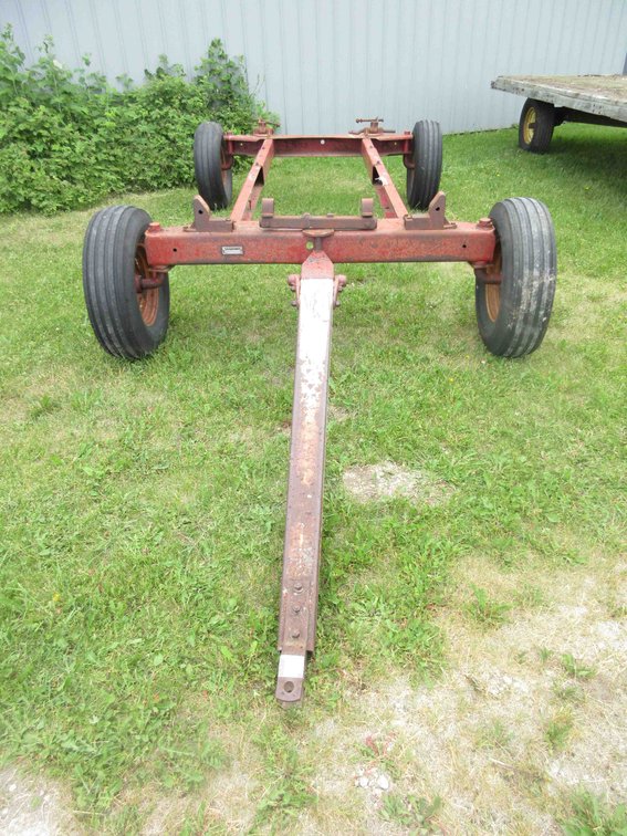 International Harvester model 100 4-wheel running gear