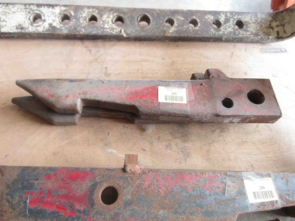 (2) 2pt quick hitch bars for implement