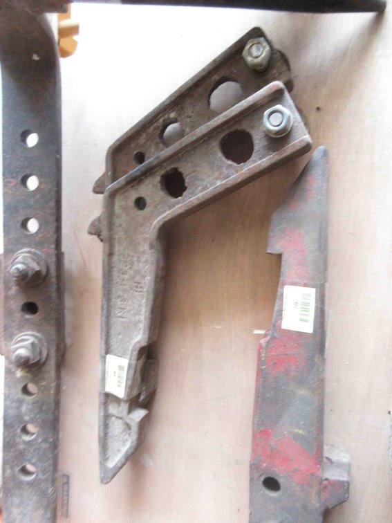 (2) International Harvester 2pt quick hitch bars for implement