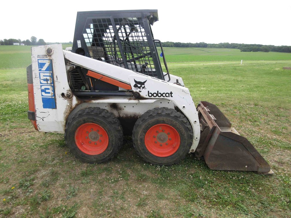 Bobcat 753 diesel skid steer (runs & drives)