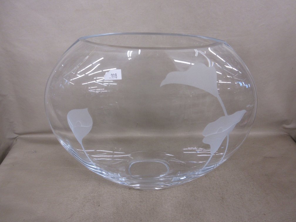 Mikasa crystal clear frosted etched Calla Lilies oval vase