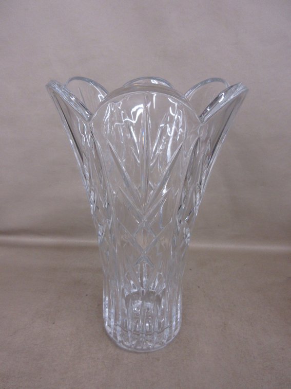 Mikasa crystal clear glass vase