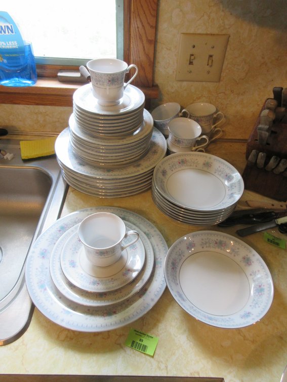 Set of Crown Ming dinnerware