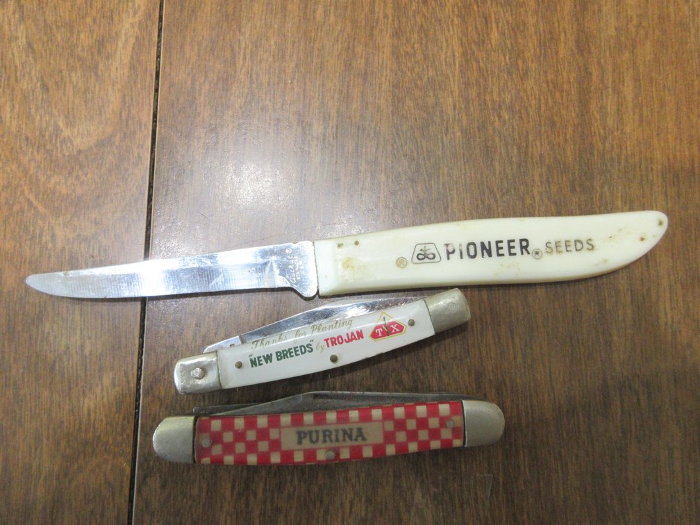(3) Advertising knives