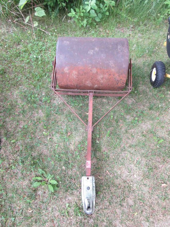 Stee lawn roller