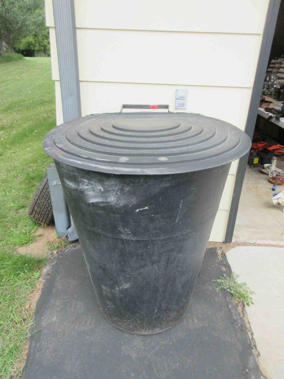 Plastic rolling garbage can
