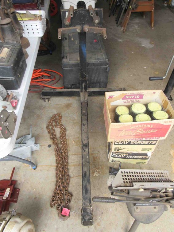 Rolling engine stand