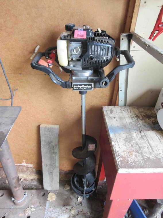 Strike Master gas ice auger
