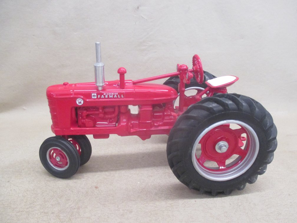 Farm Progress Days Sept 28, 29, 30 1999 Farmall Super H tractor